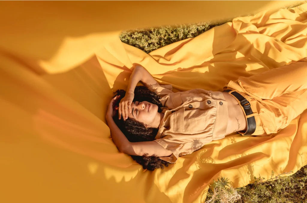 Threads of Change: Evolving Fashion and Lifestyle in the Middle East