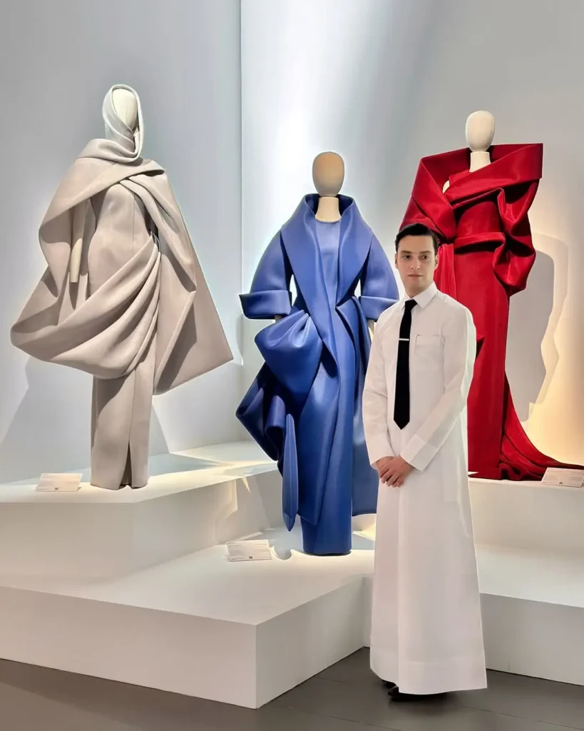 Mohamed Benchellal – Sculpting Past Tomorrow