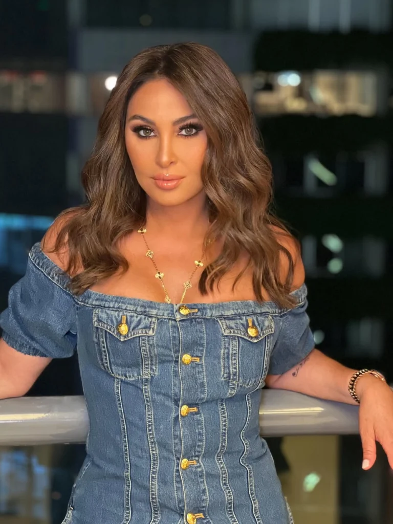 Elissa, The Orchestration of Sentiment