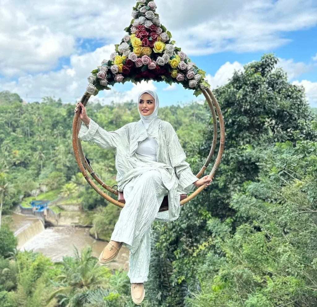 Sondos Alqattan, the Resilience of a Beauty Icon