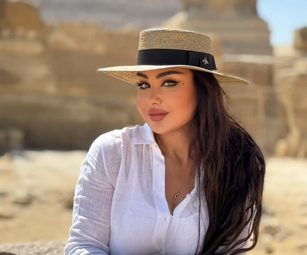 Souhair Alqaisi, Glamour That Refuses to Expire