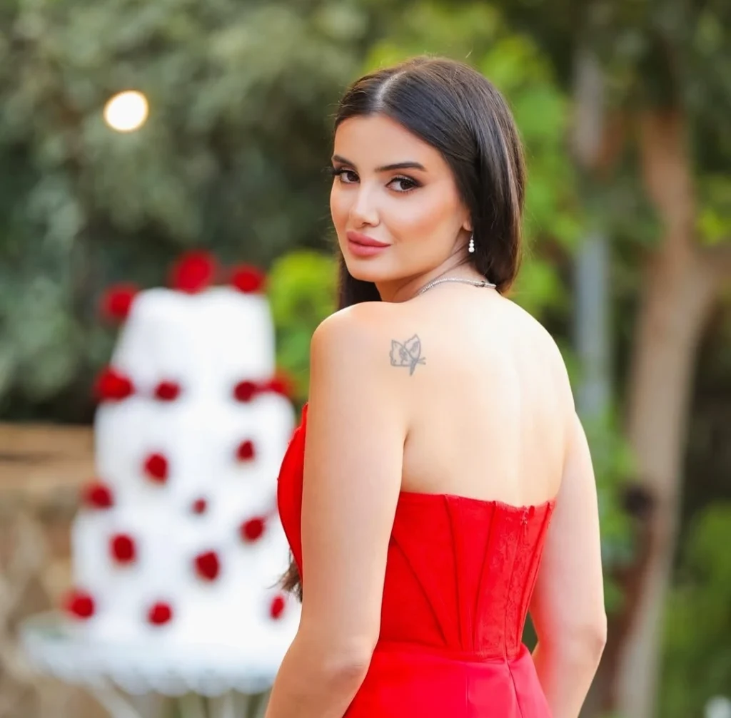 Paula Naoufal, Elegance That Moves With the Moment