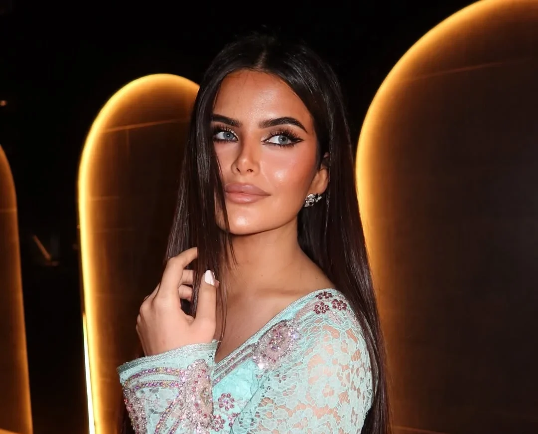 Hala Albouchi, The Discipline of a Distinct Identity