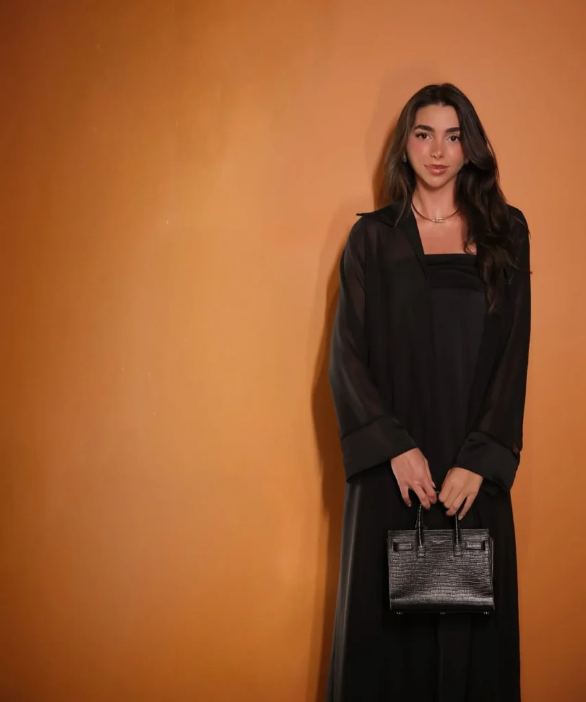 Reina Aris, The Seduction of Subtlety