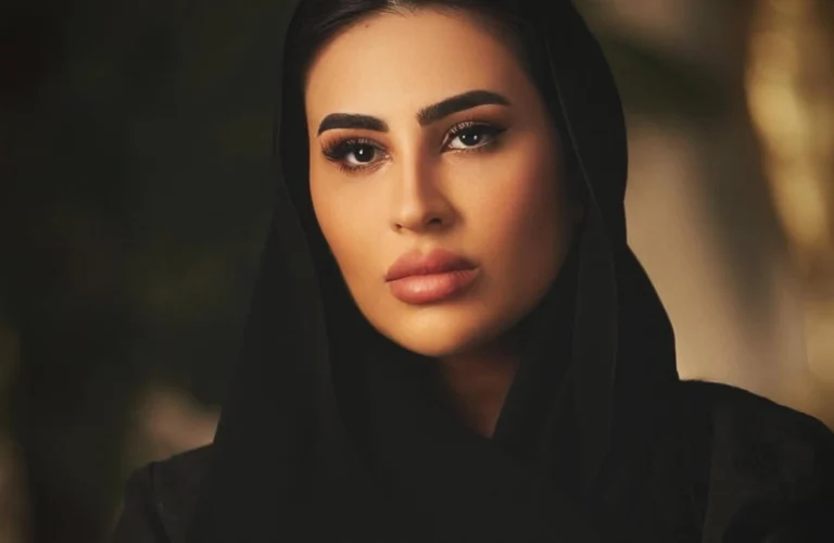 Rehab Al Mehairi, The Art of Existence in a World of Constant Visibility